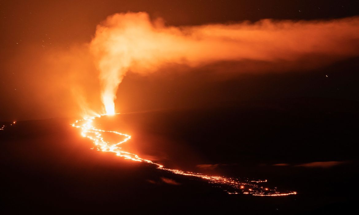 Maior vulcão do mundo segue em atividade