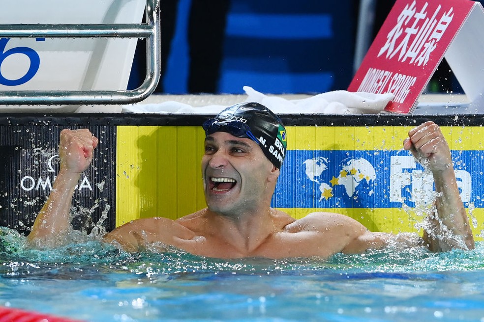 Aos 42 anos, brasileiro é tetracampeão mundial de natação