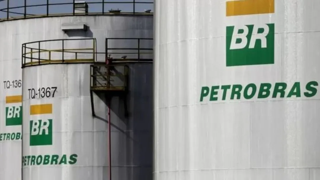 Ibovespa se mantém em baixa; Petrobras e BB despencam com mudança na Lei das Estatais