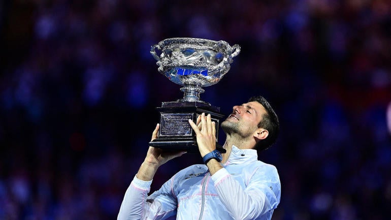 Com vitória por 3 sets a 0 em final na Austrália, Djokovic volta ao topo do ranking no tênis