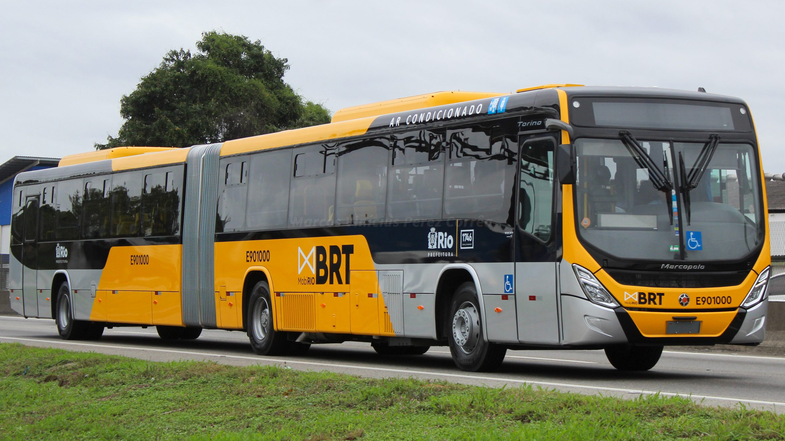 Contrato para o fornecimento de novos veículos para o BRT é assinado