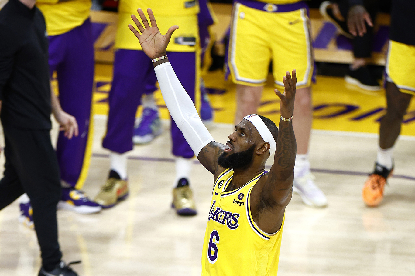 LeBron James se torna o maior pontuador da história da NBA