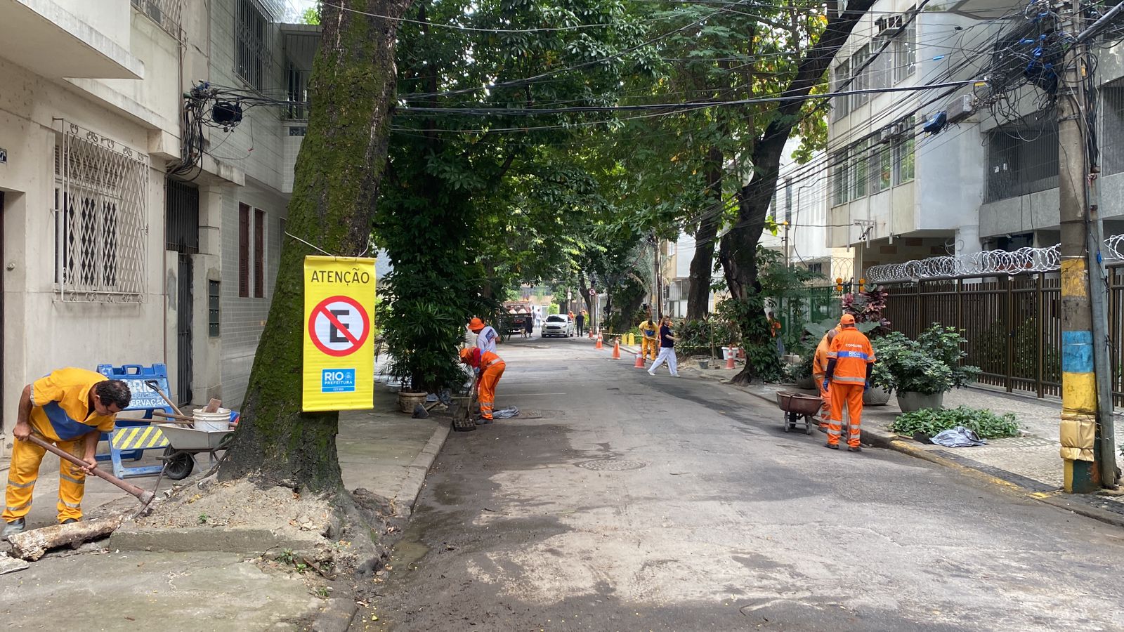 Rua no entorno do Maracanã recebe ação de revitalização