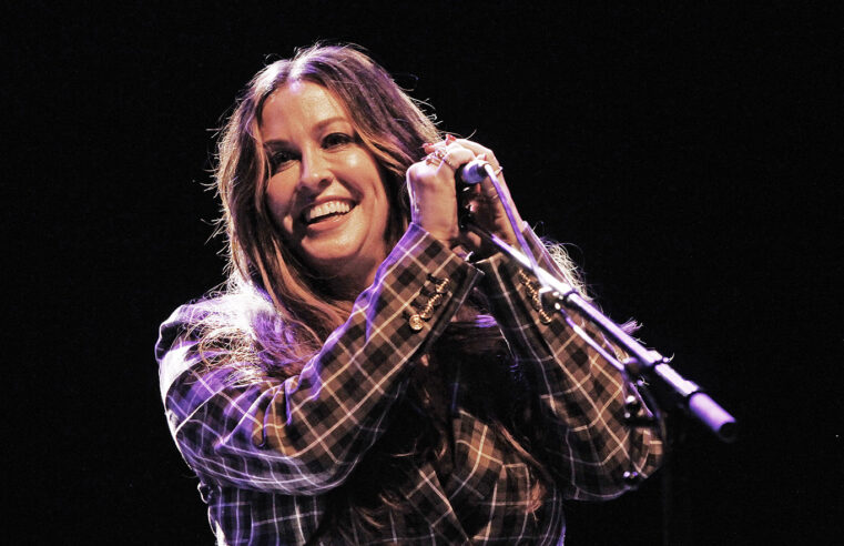 Alanis Morissette anuncia show no Brasil