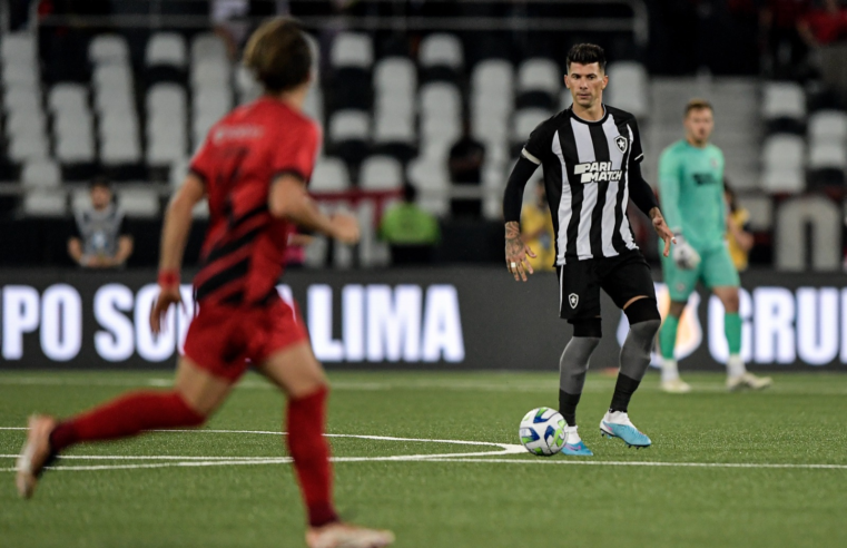 Botafogo ganha de 1 a 0, leva decisão das oitavas para os pênaltis, mas perde para o Athletico-PR por 4 a 2 no Nilton Santos