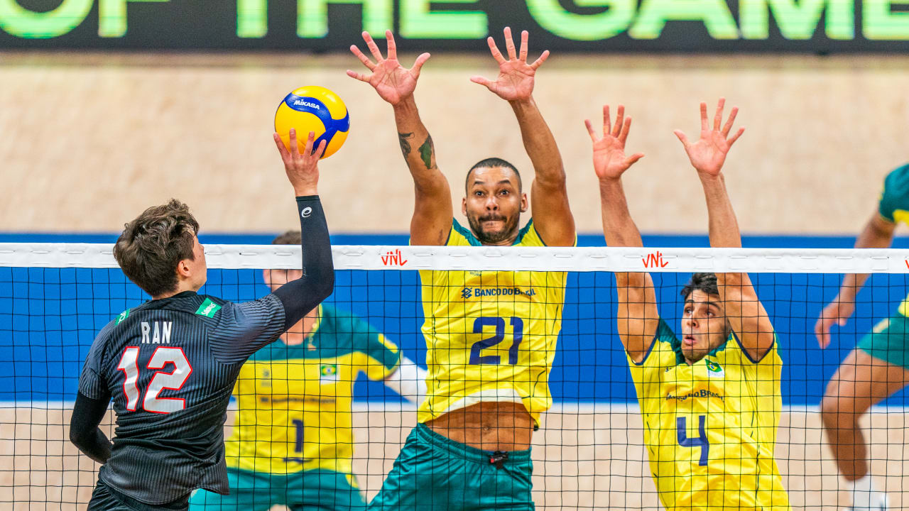 Brasil sai em desvantagem, força tie-break e salva quatro match points, mas perde para o Japão na VNL masculina