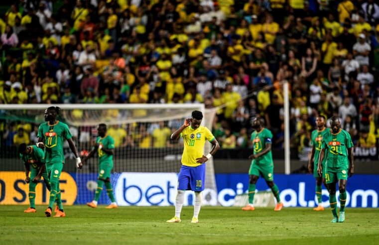 Brasil sai na frente, toma virada e perde por 4 a 2 para o Senegal