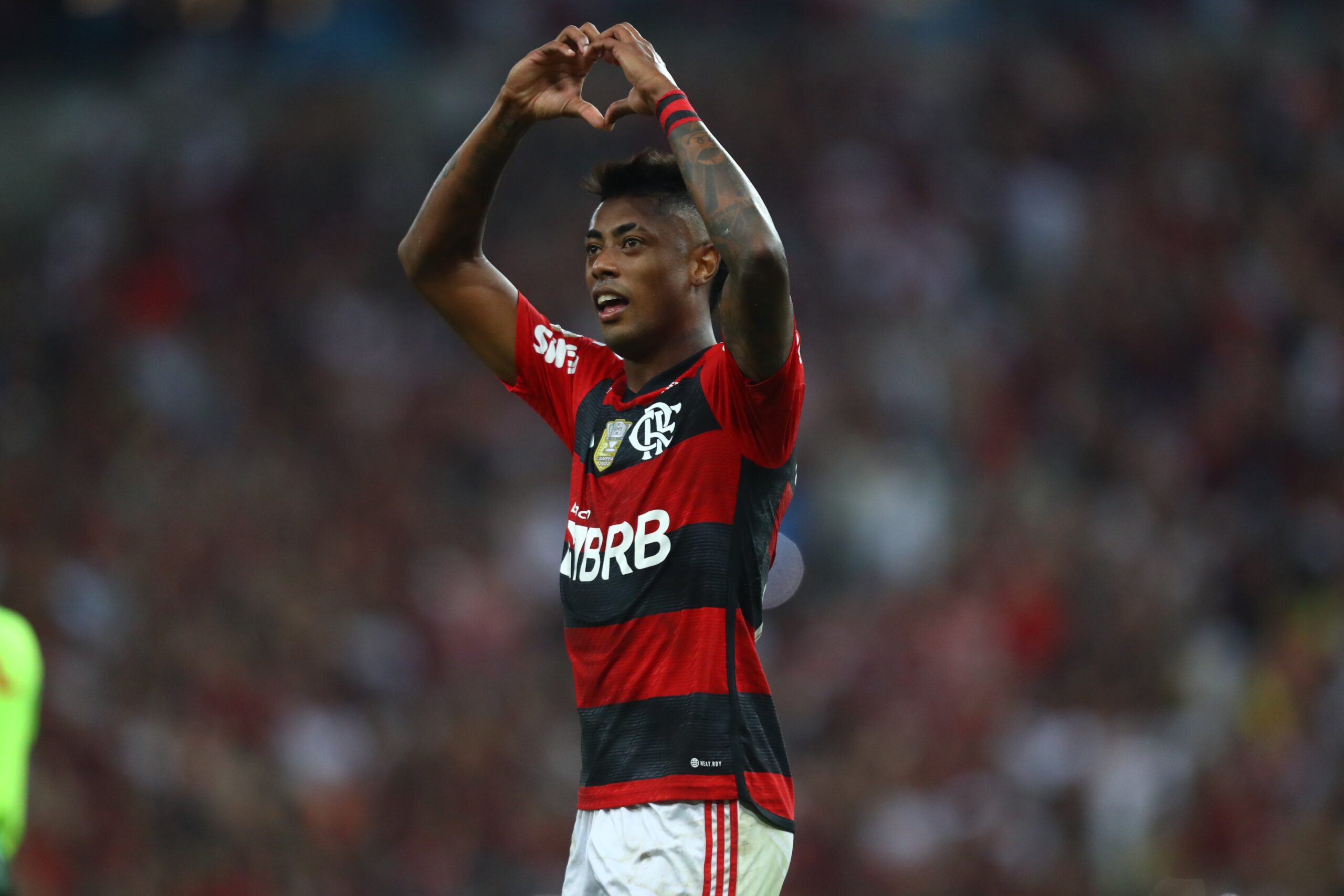 Após um ano lesionado, Bruno Henrique volta a marcar e Flamengo vence o Grêmio por 3 a 0 no Maracanã