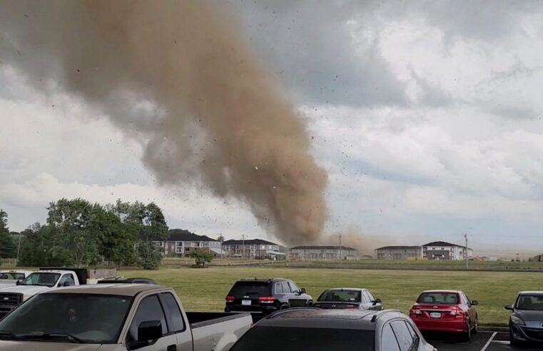 Tornado arrasta casa nos EUA e deixa uma pessoa morta