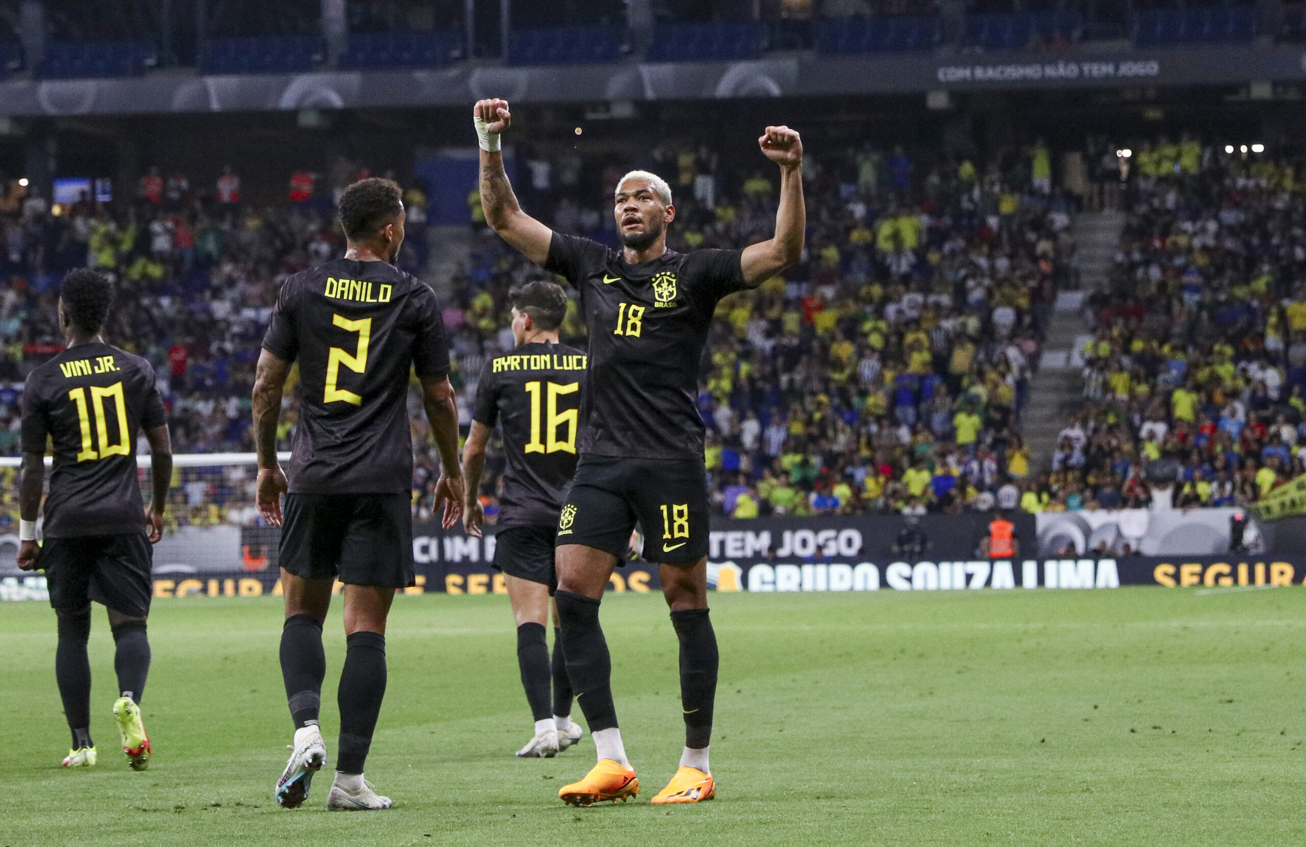 Brasil vence a seleção da Guiné por 4 a 1 em amistoso na Espanha em pré-jogo marcado por racismo