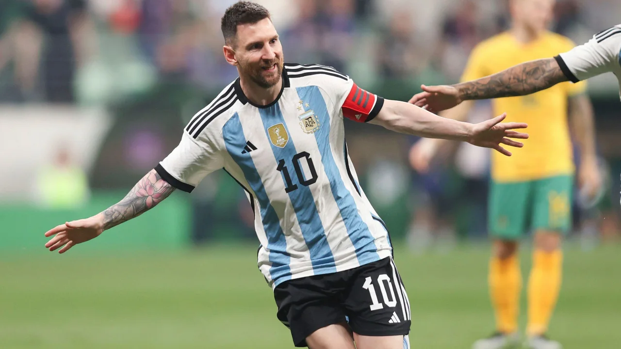 Messi atinge 101 gols marcados usando a camisa 10 da Seleção da Argentina