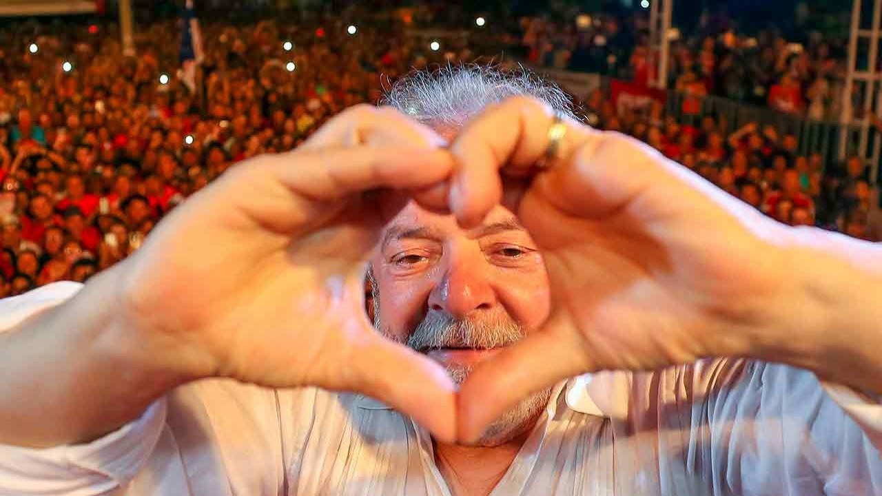 No Dia dos Namorados, solteiros cobram “Ministério do Amor” ao presidente Lula