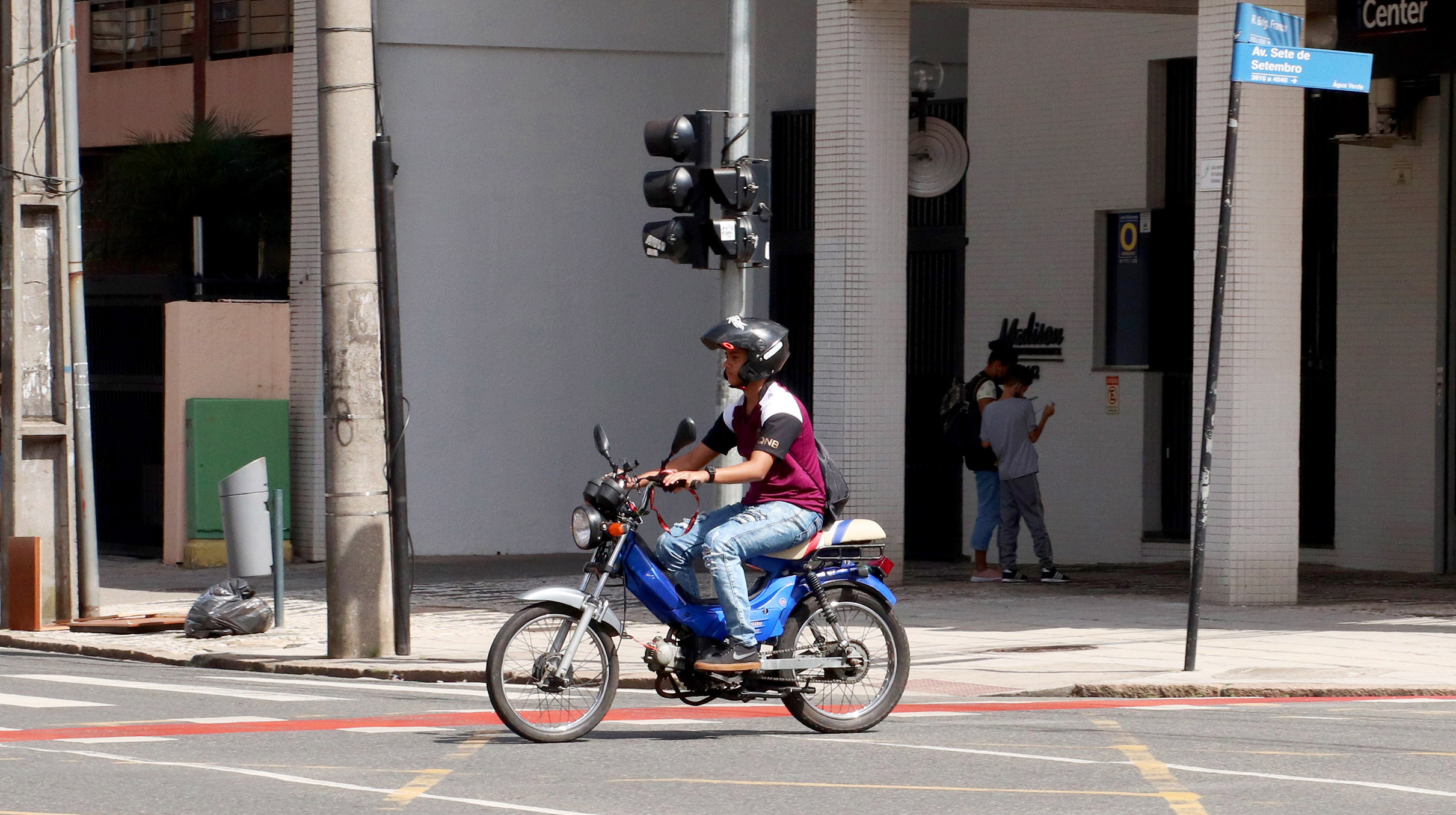 Regulamentação de bicicletas elétricas e ciclomotores entra em vigor hoje