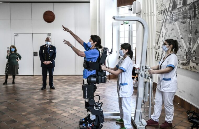 Exoesqueleto de R$ 1 milhão chega ao SUS para pacientes com paraplegia em SP