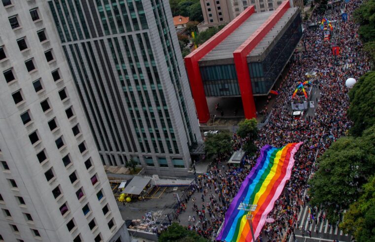 Parada do Orgulho LGBT+ de São Paulo acontece neste domingo (11)