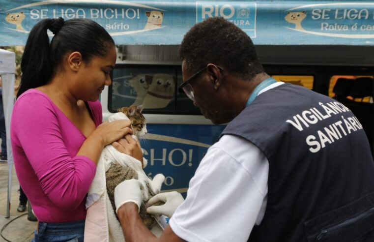 Bairros de Padre Miguel e Praça Seca recebem campanha de vacinação animal