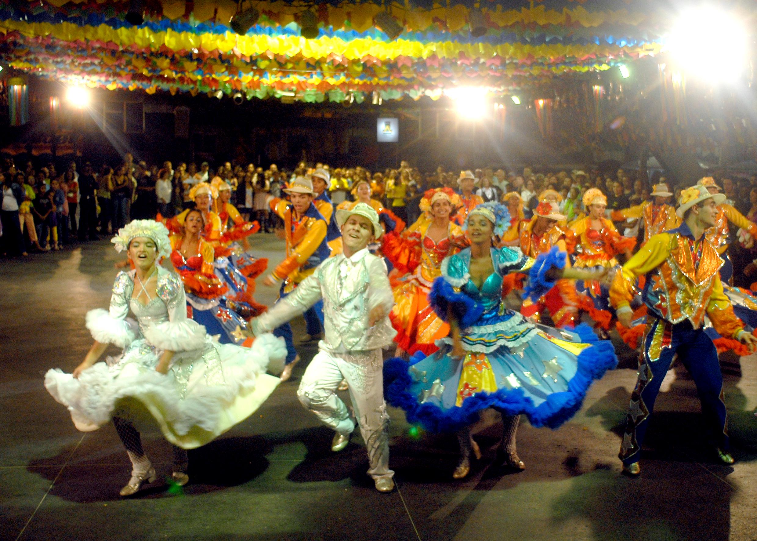 São João na Feira de São Cristóvão recebe cinquenta quadrilhas neste final de semana.