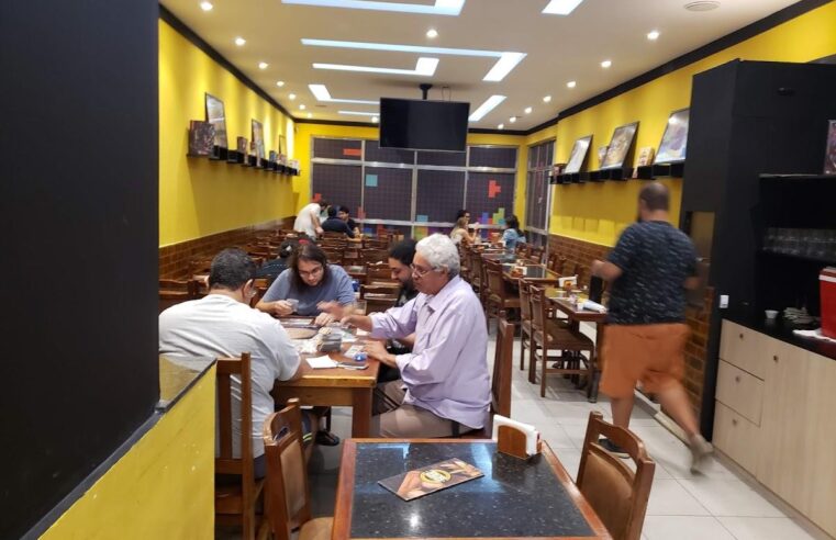 Ludogrill:  hamburgueria reúne jogos de tabuleiro e cardápio de  grelhados na Tijuca, Zona Norte da cidade