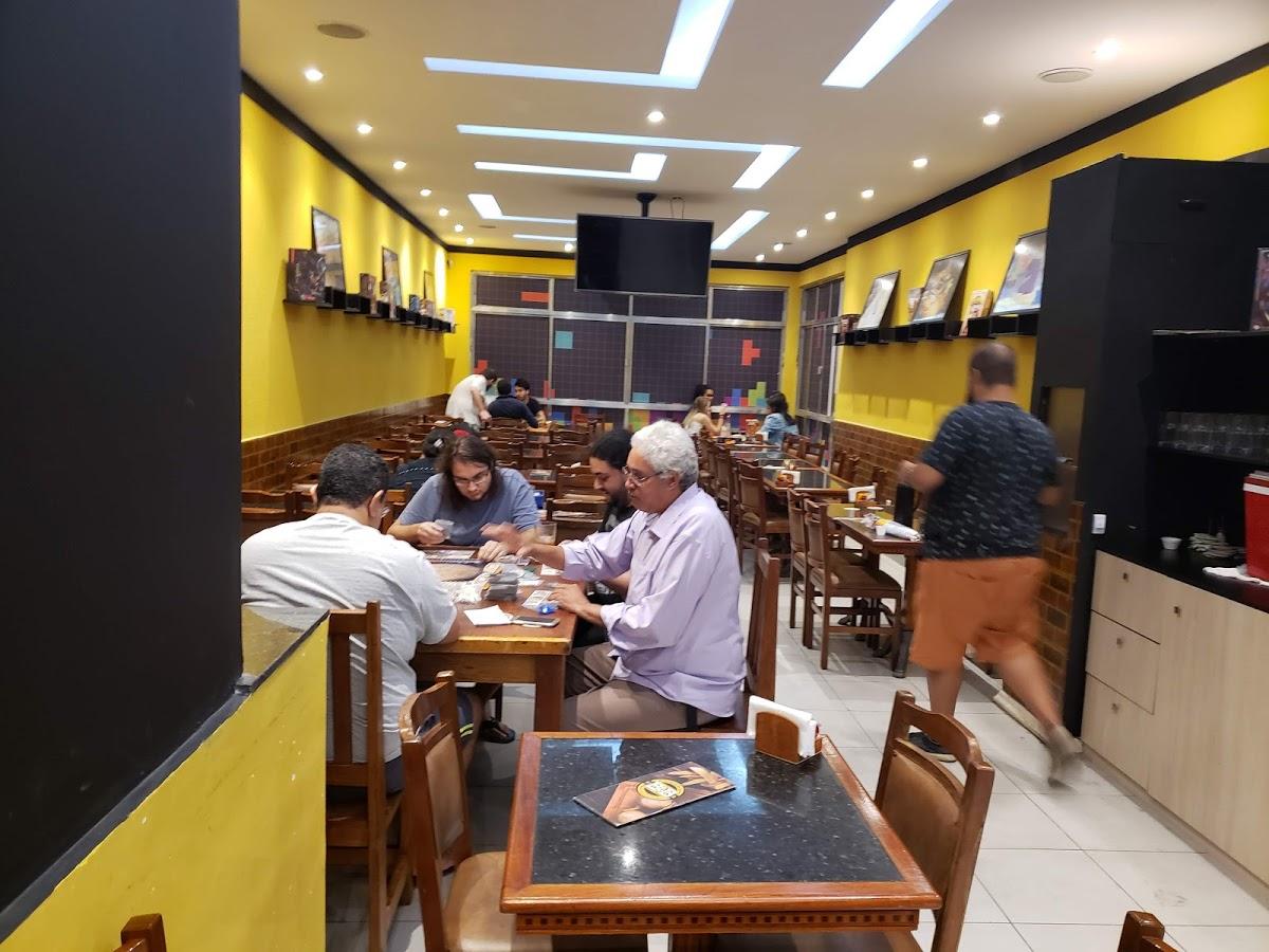 Ludogrill:  hamburgueria reúne jogos de tabuleiro e cardápio de  grelhados na Tijuca, Zona Norte da cidade