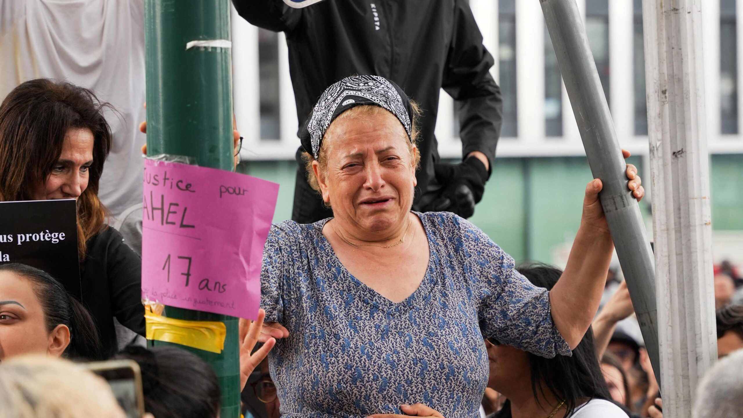 Avó do jovem Nahel, cuja morte provocou a onda de protestos na França, pede o fim dos atos