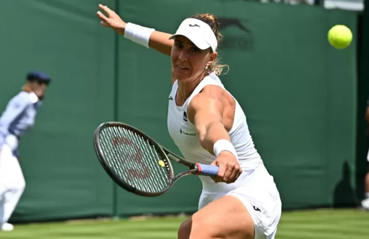 Após diversos atrasos por conta da chuva, Bia Haddad vence de virada primeiro confronto em Wimbledon