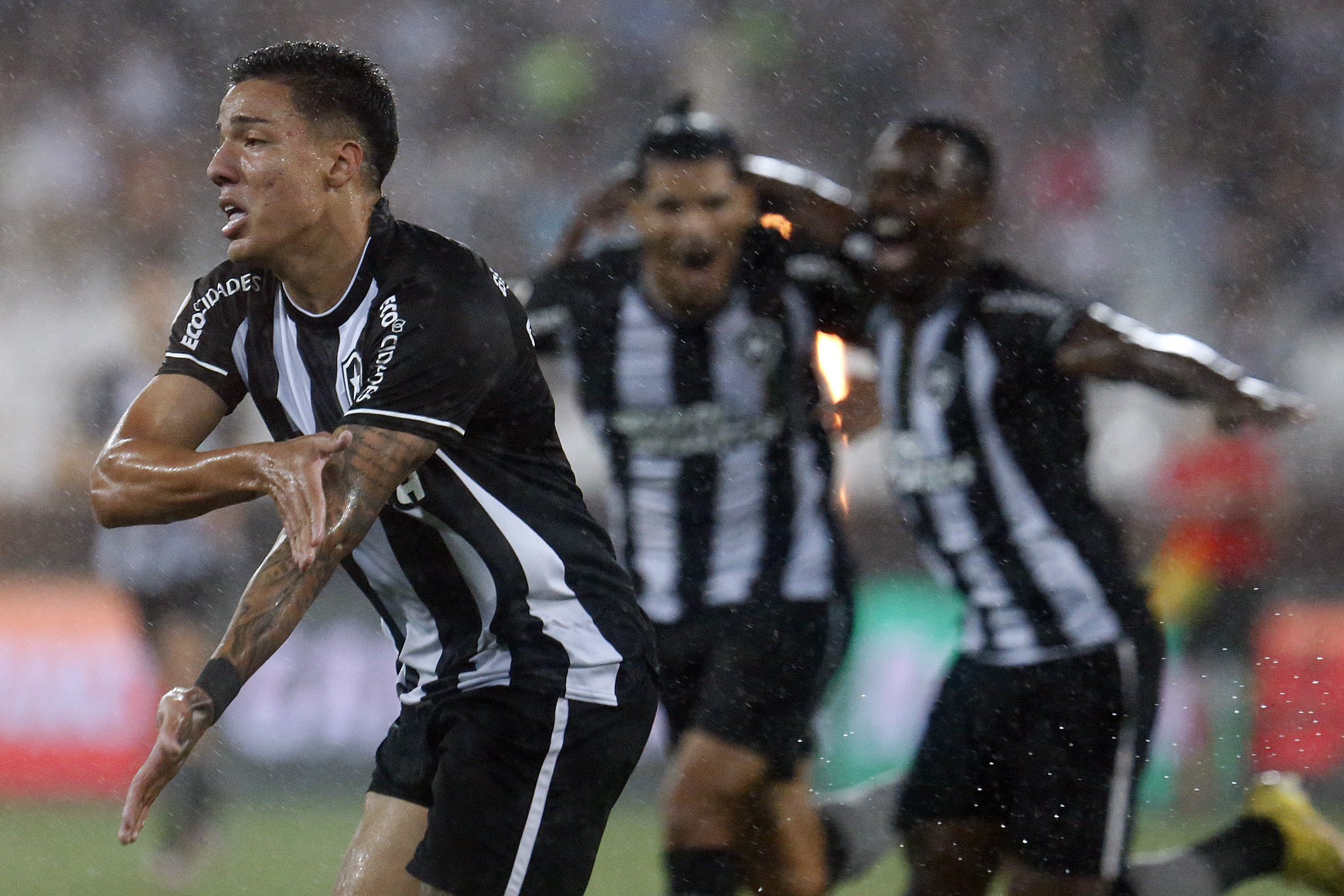 #Brasileirão: Botafogo vence o Vasco por 2 a 0 e afunda ainda mais o cruz-maltino