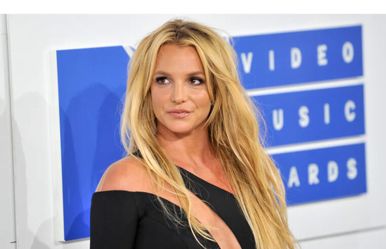 Britney Spears anuncia o lançamento de seu livro de memórias