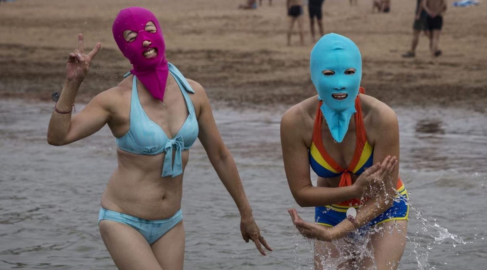 Facekini: moda na praia chinesas 