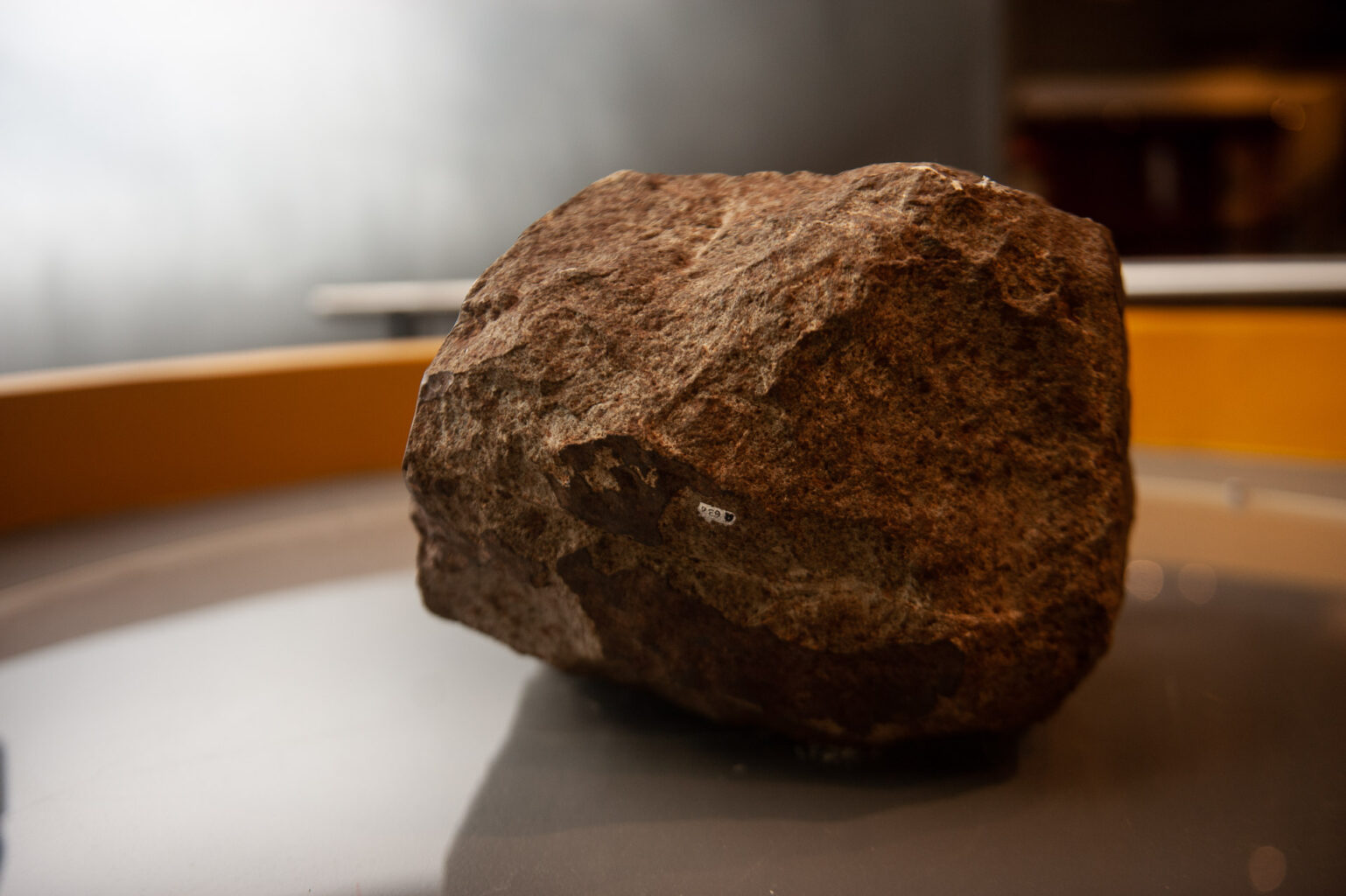 Mulher é atingida por meteorito enquanto tomava café na França