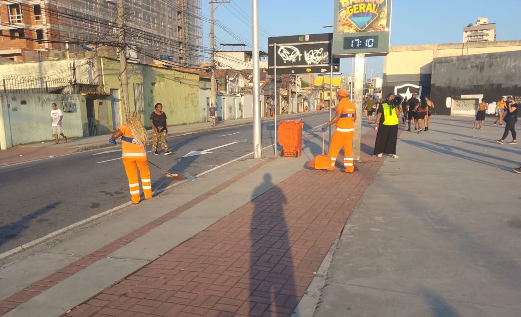 Comlurb antecipa horário de coleta e esquematiza limpeza para o Numanice, sábado, no estádio Nilton Santos