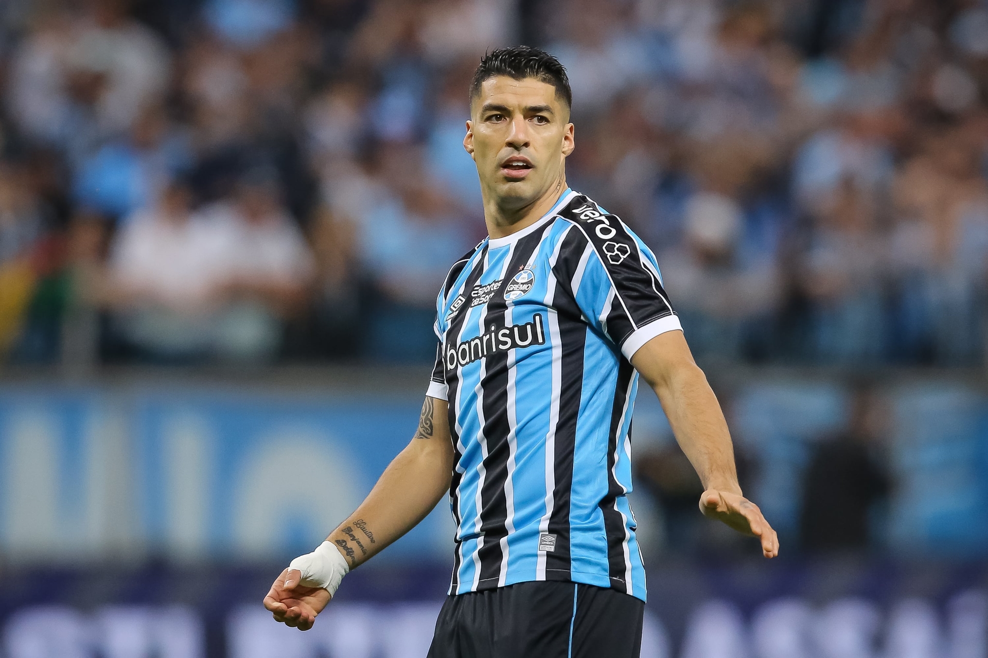 Luis Suárez estaria disposto a devolver todos os valores que recebeu do Grêmio por rescisão contratual