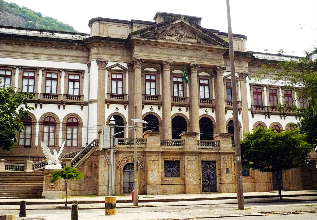 Passeio gratuito na Urca: Conheça o Museu de Ciências da Terra