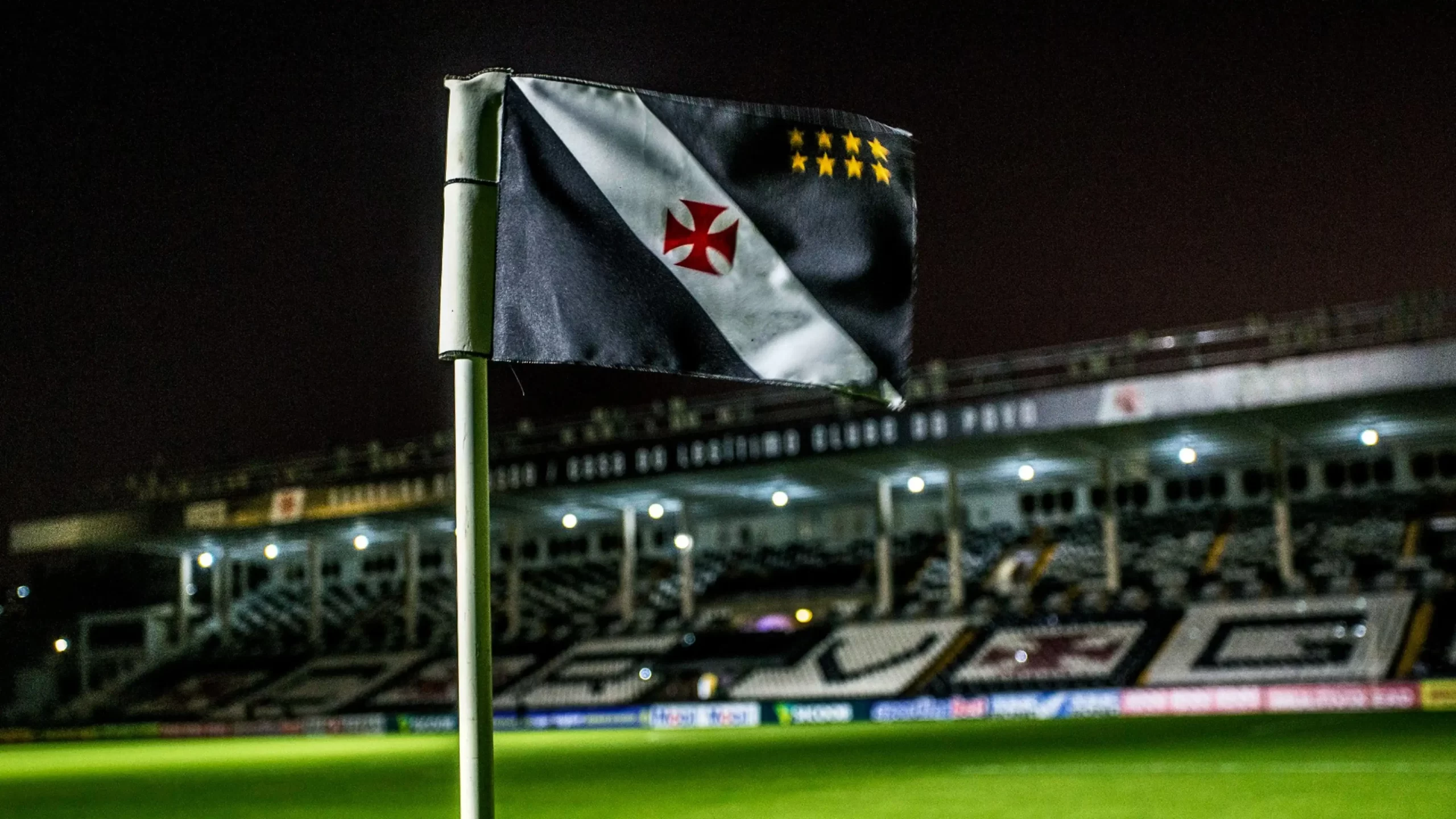 Vasco poderá ter torcida composta por mulheres, crianças e deficientes contra o Grêmio, desde que não jogue em São Januário