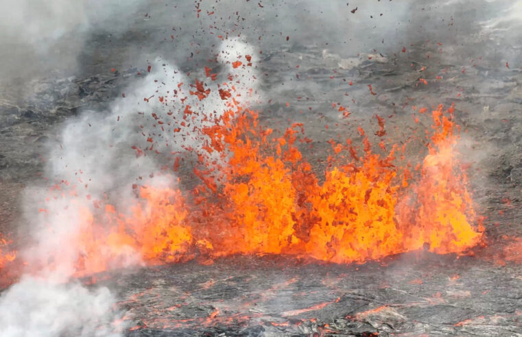 Vulcão entra em erupção na capital da Islândia e deixa gás tóxico no ar