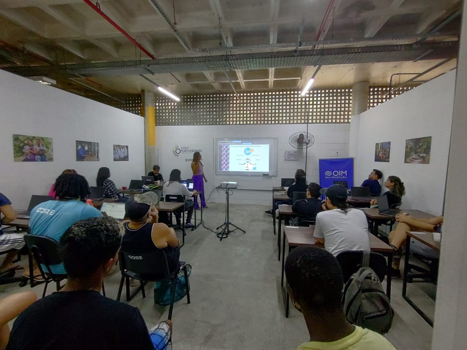 Prefeitura do Rio de Janeiro oferece aulas de português  na sede do Crai-Rio