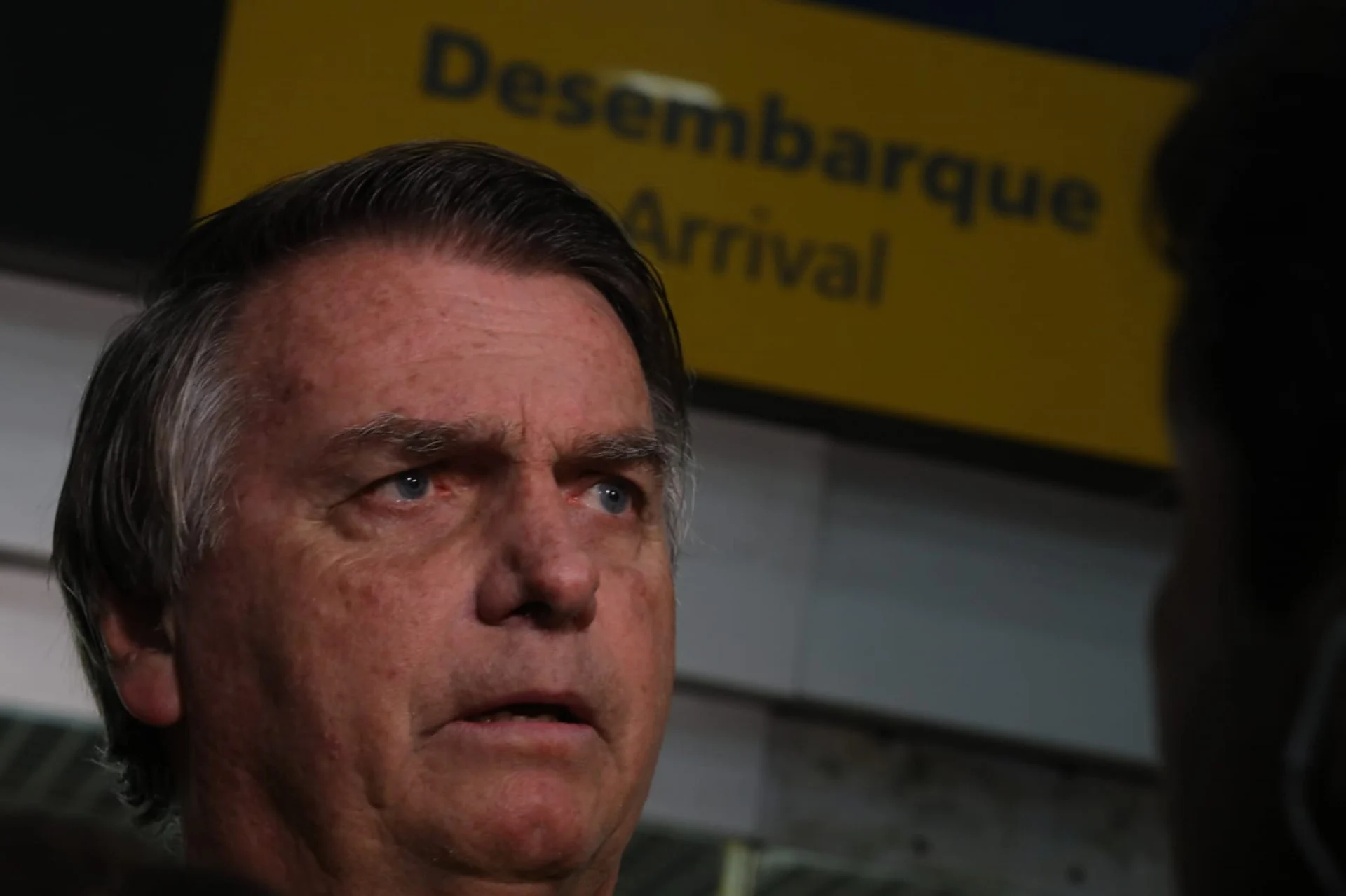 Bolsonaro é aplaudido ao chamar Lula de “jumento e “analfabeto”