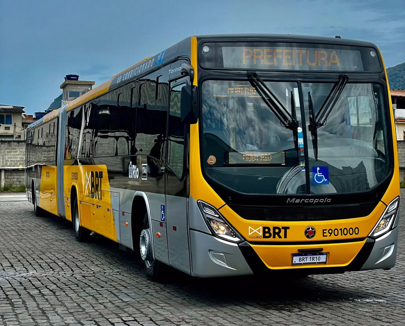 Novo BRT com tecnologia Euro 6, que diminui a emissão de poluentes, é apresentado pela Prefeitura do Rio