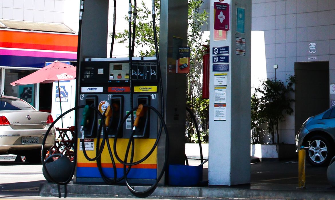 Petrobras anuncia redução no preço da gasolina