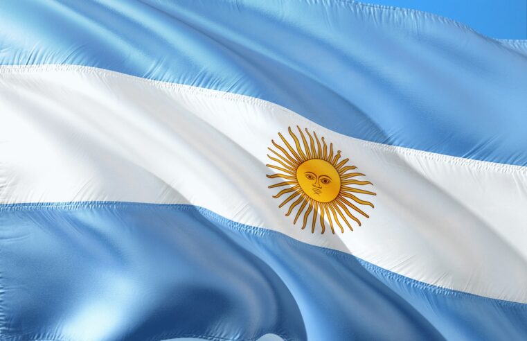 Argentina faz acordo com FMI para renegociar dívida de 44 bilhões de dólares