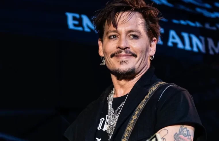 Johnny Depp é encontrado inconsciente e banda é obrigada a cancelar shows