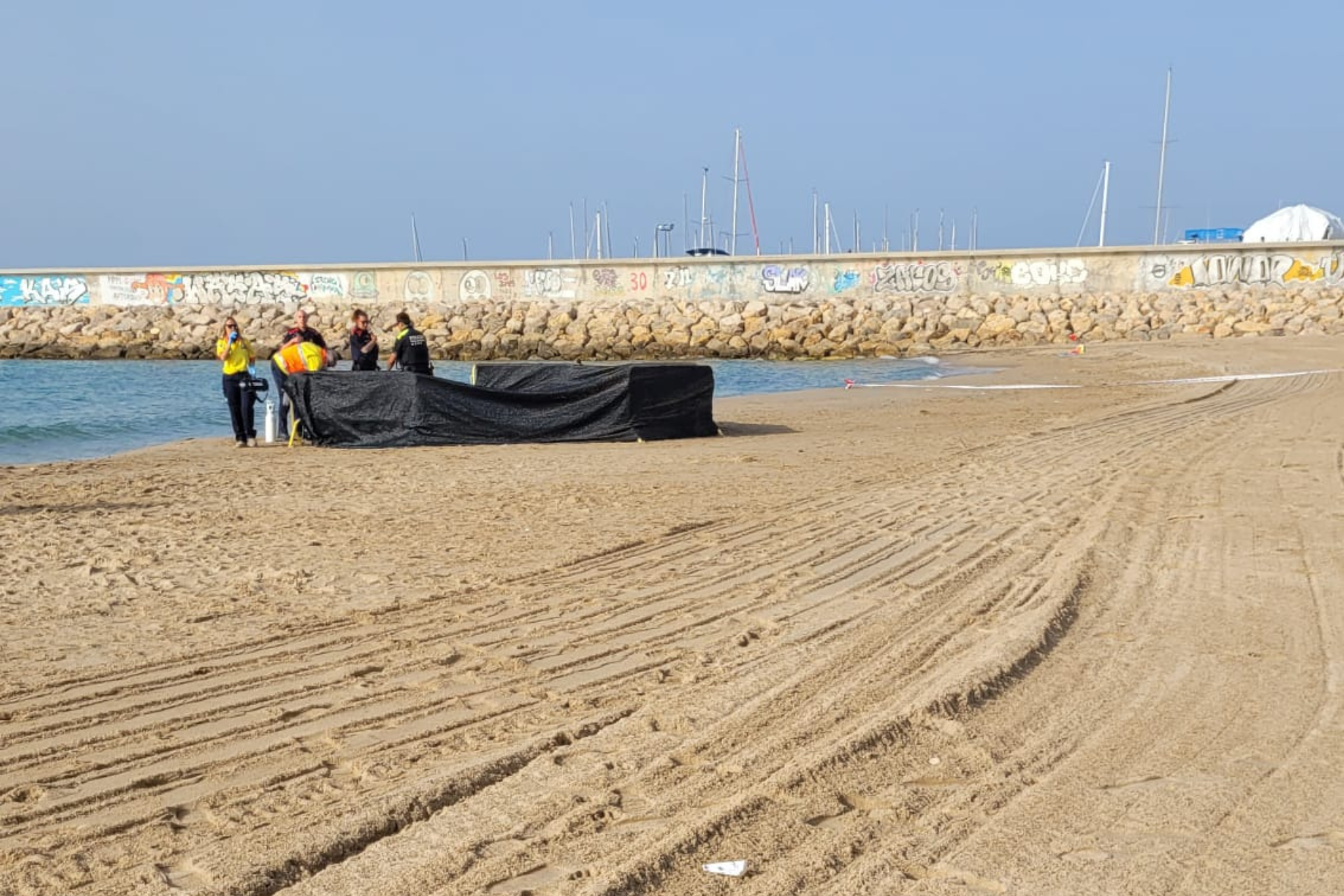 Bebê de dois anos é encontrado sem cabeça em praia na Espanha. Corpo pode ser de um refugiado