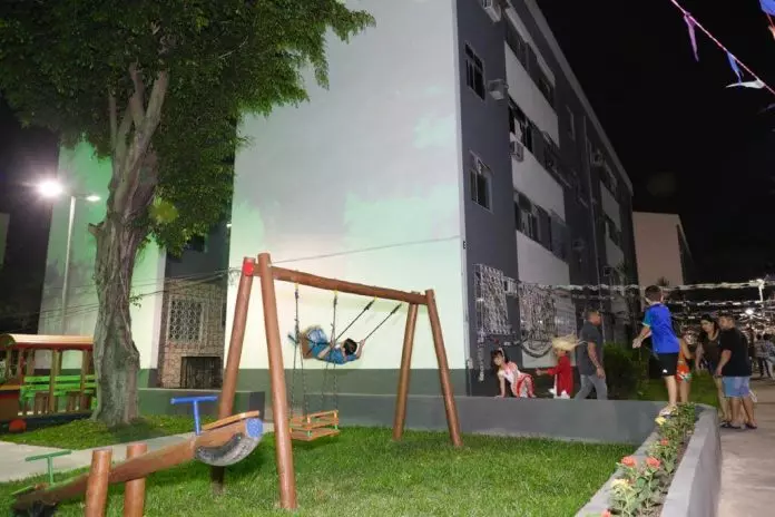 Prefeitura entrega obras de revitalização em conjuntos habitacionais em Irajá