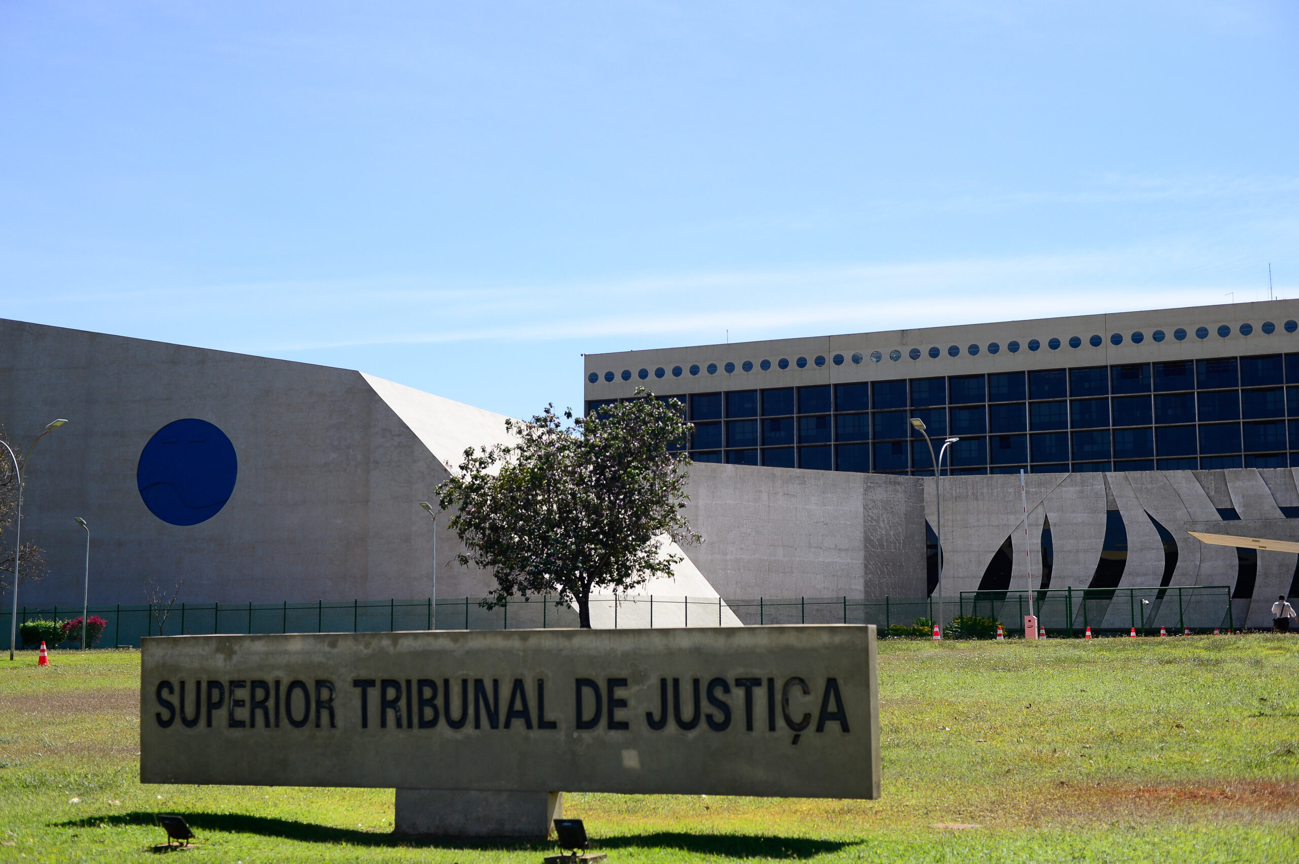 PF prende envolvido no vazamento e venda de sentenças do STJ