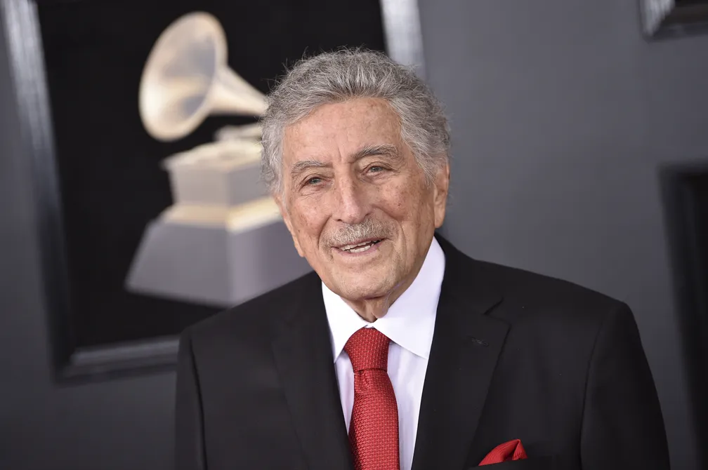 Tony Bennet, um dos ícones da música americana, morre aos 96 anos