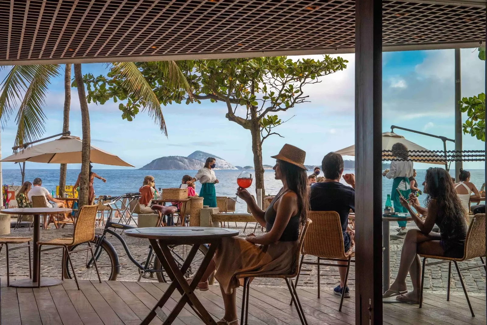 Arp Bar: em Ipanema, bar promete ser local perfeito para os amantes do mar