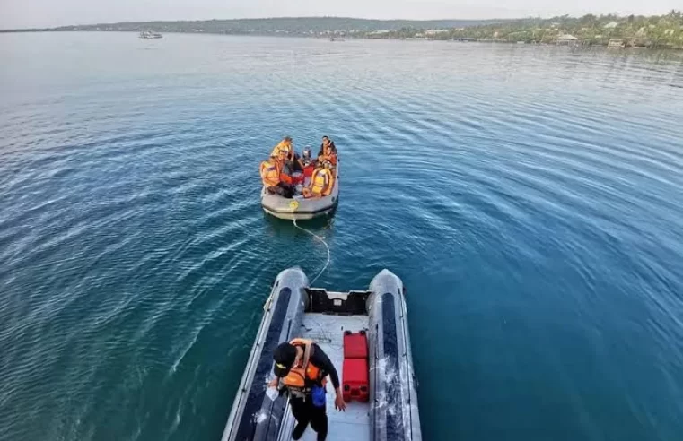 Barco naufraga com 48 pessoas na Indonésia e deixa 15 mortos