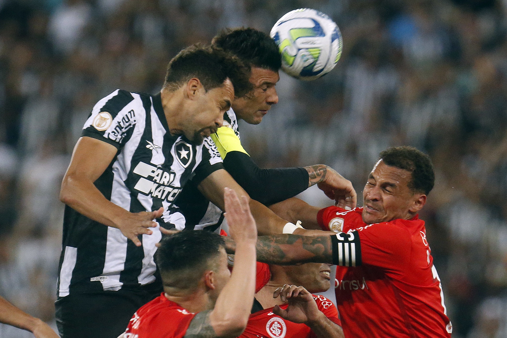 #Brasileirão: Botafogo vence Internacional e amplia vantagem na liderança