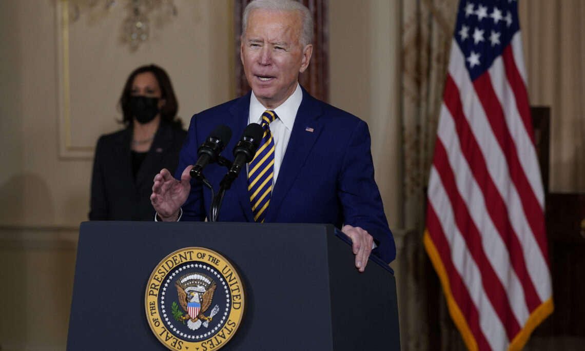 Após massacre na Flórida, Biden pede que EUA combatam supremacistas brancos