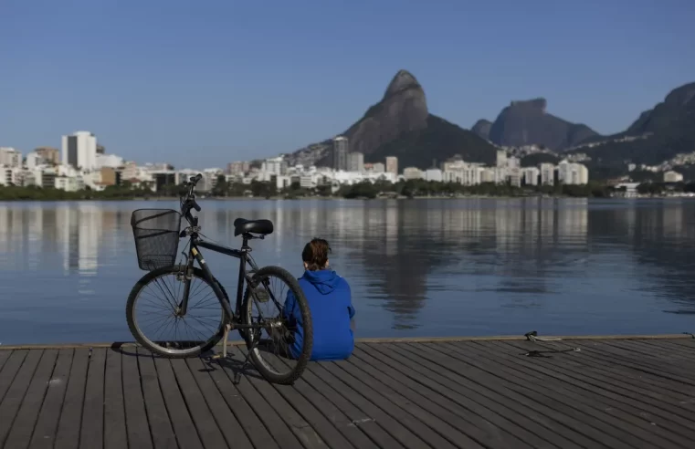 Rio enfrenta tempo instável e prevê vento, chuva e ressaca para o fim de semana