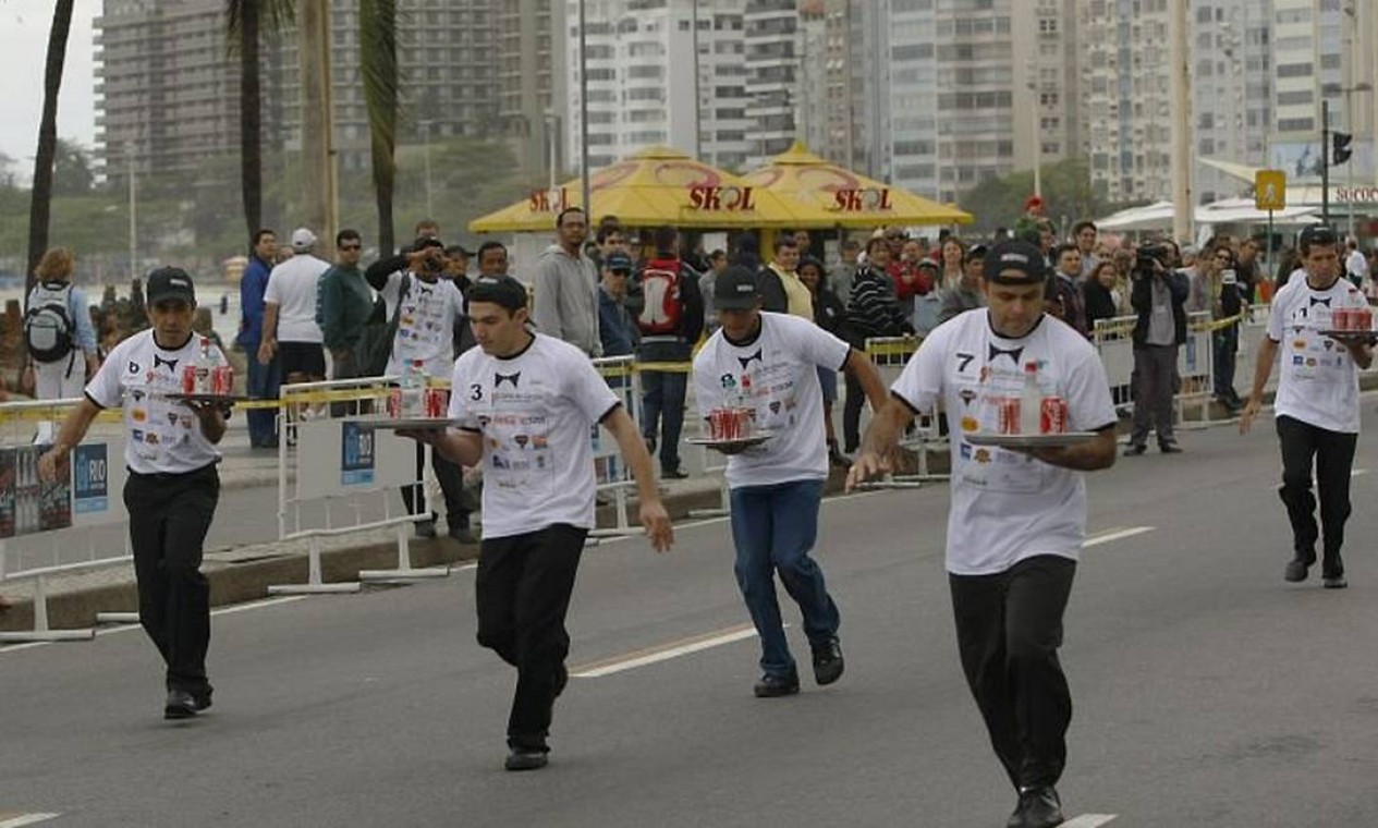 Tradicional ‘Corrida dos Garçons’ acontece nesta sexta-feira no Rio